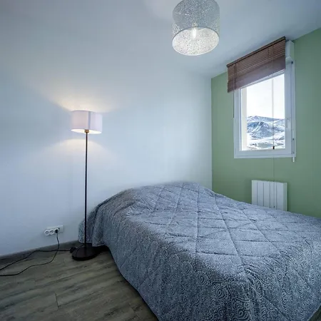 Appartement Neuf Pour 6, Parking Gratuit, Skis Et Acces Pistes En 5min - Fr-1-695-4